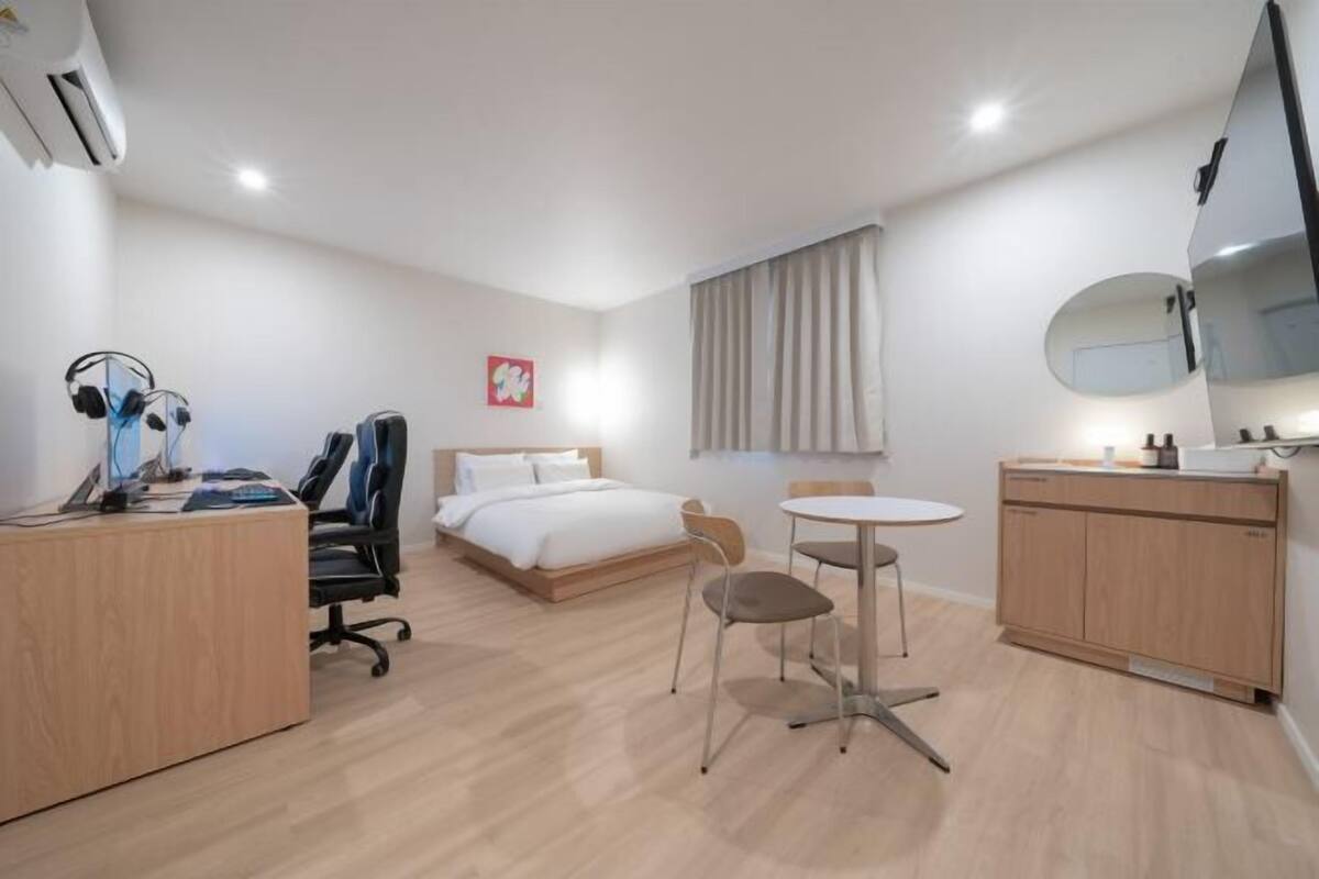 Premium bedding, free WiFi, bed sheets