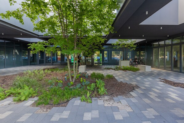 Exterior - Studio Wola With Parking by Renters (Warsaw)