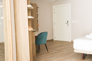 Deluxe Studio Suite