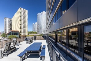 屋外ダイニングエリア