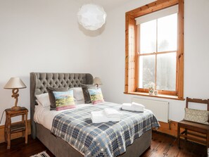 3 bedrooms, individually decorated, individually furnished, free WiFi - East Point Lynas Lighthouse Keeper's Cottage (Amlwch)