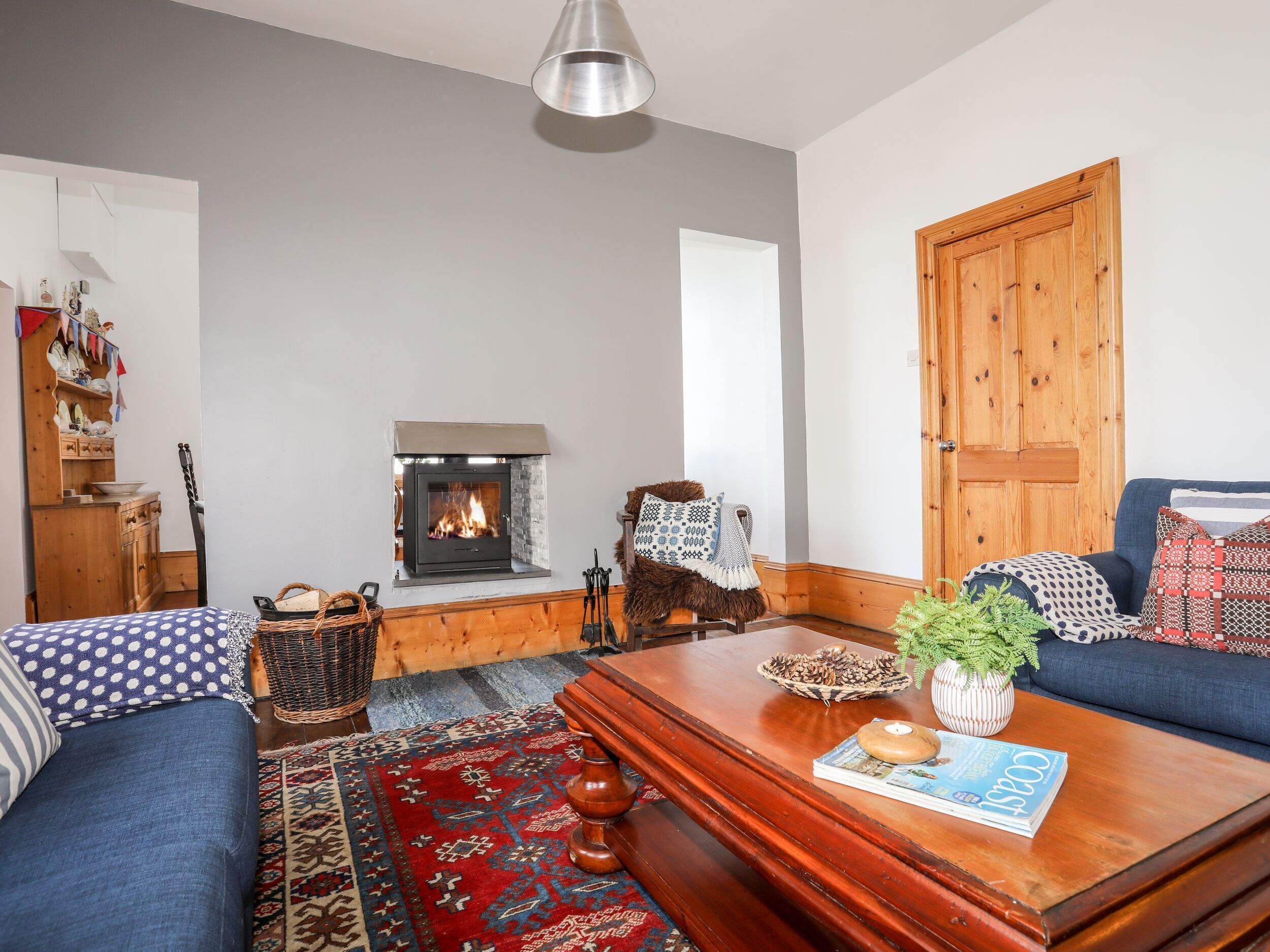 Fireplace, DVD player