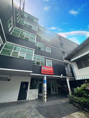 Exterior - Metro Link Ratchada Hotel (Bangkok)