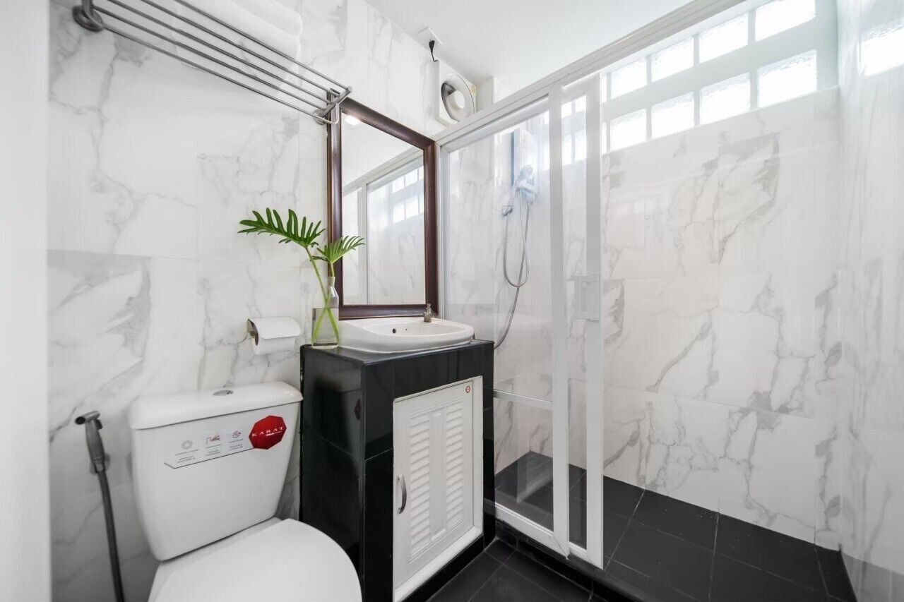 Premier Room | Bathroom | Shower, rainfall showerhead, hair dryer, bidet