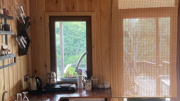 Standard Villa | Private kitchenette | Electric kettle, cookware/dishes/utensils