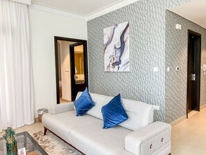 1 bedroom, premium bedding, memory-foam beds, in-room safe