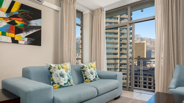 City Apartment | Living area - The Icon 1604 (Cape Town)