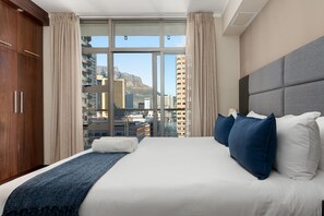 City Apartment | View from room - The Icon 1604 (Cape Town)