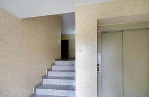 Interior - Two - room cloverleaf condominium (Gallarate)