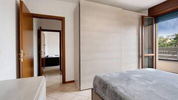 2 bedrooms, bed sheets