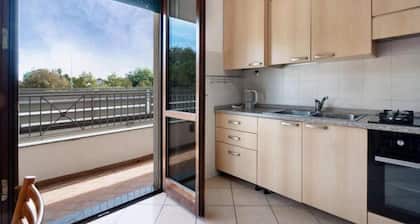 Two - room cloverleaf condominium