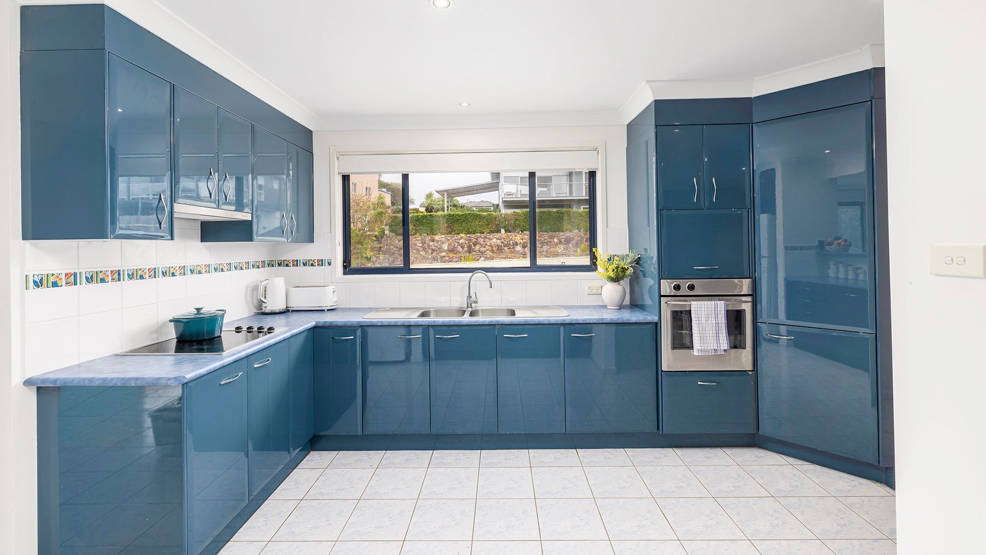 冰箱、微波炉、烤箱、炉灶