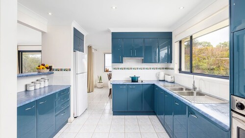 Harbour Breezes – views of Boat Harbour