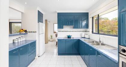 Harbour Breezes â views of Boat Harbour