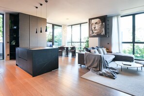 Smart TV - Luxury Suite in bosco Verticale Milano Isola  (Milano)