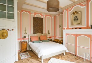 4 habitaciones y tabla de planchar con plancha 