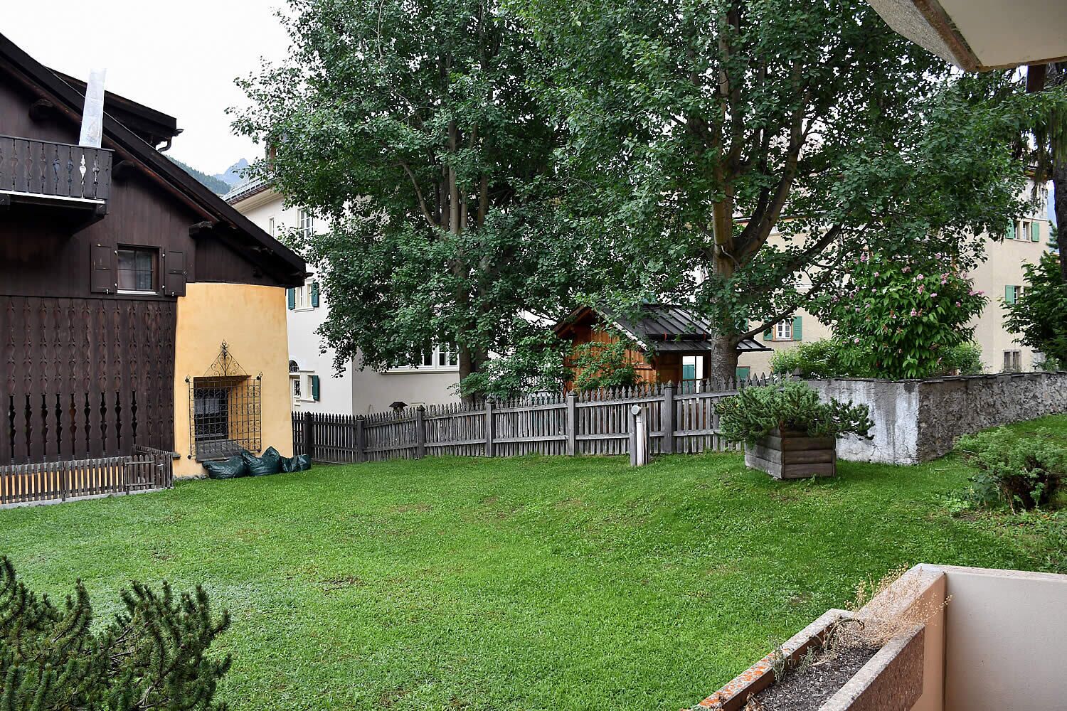 المنطقة المحيطة بالمنشأة