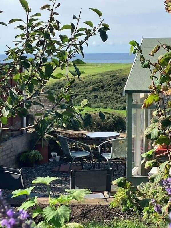 Property grounds - Cottage with Seaview near the Lakes National Park (Cumbria)