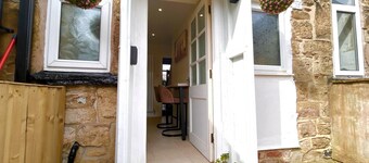 Central Buxton Cottage | Modern Comfort on the Edge of Peak District