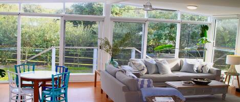 Smart TV, fireplace, DVD player