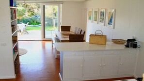 Interior - The Deckhouse at Lonnie (Point Lonsdale)