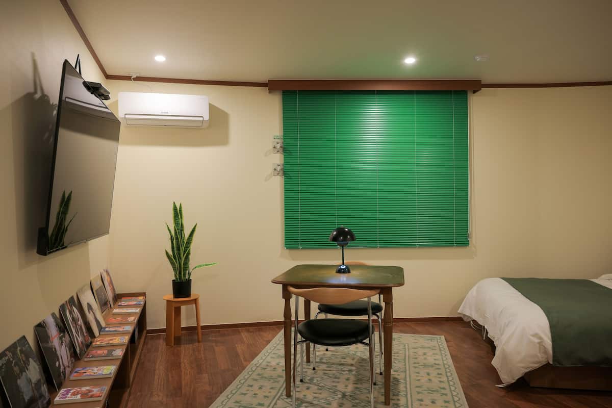 1 chambre, literie de qualité supérieure, couette en duvet d'oie