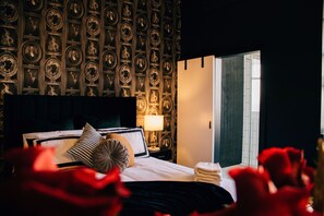 Deluxe Apartment | 1 bedroom, Egyptian cotton sheets, premium bedding, pillowtop beds - Rooms of Renown (Leeton)
