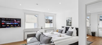 City-chalet-quiet-newly renovated-kitchen-bathroom with daylight- free parking