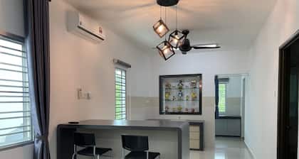 Eyu Sweet Home in Sitiawan 12-13pax Free Wi-fi