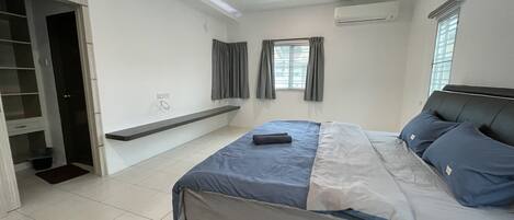 4 bedrooms, WiFi, bed sheets