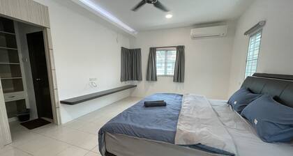 Eyu Sweet Home in Sitiawan 12-13pax Free Wi-fi