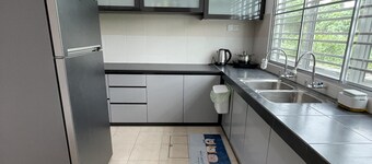 Eyu Sweet Home in Sitiawan 12-13pax Free Wi-fi