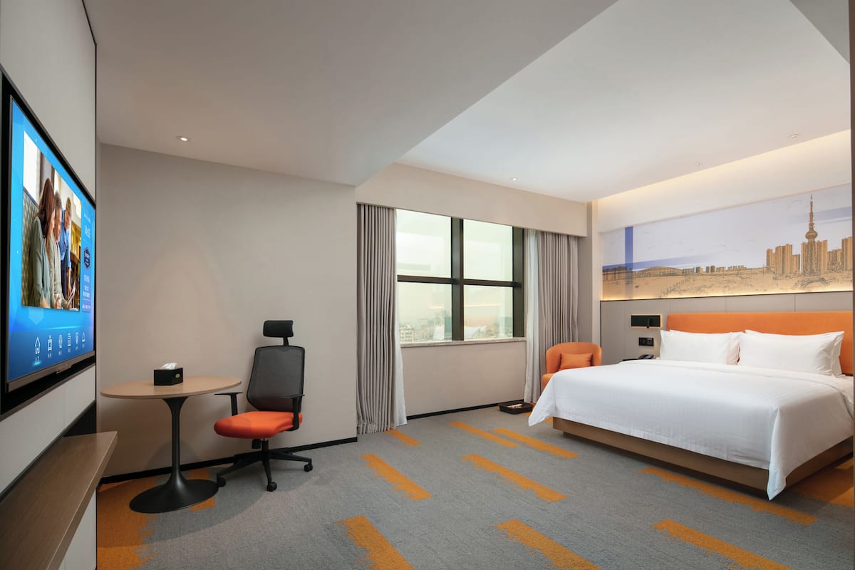 1 bedroom, premium bedding, minibar, in-room safe