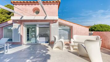 Luxury Double Room, 1 King Bed, Private Pool, Beach View | Terrace/patio