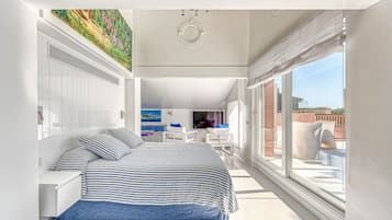 Luxury Double Room, 1 King Bed, Private Pool, Beach View | In-room safe, desk, free WiFi