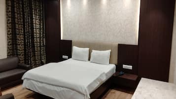 1 habitación, escritorio, wifi gratis y ropa de cama
