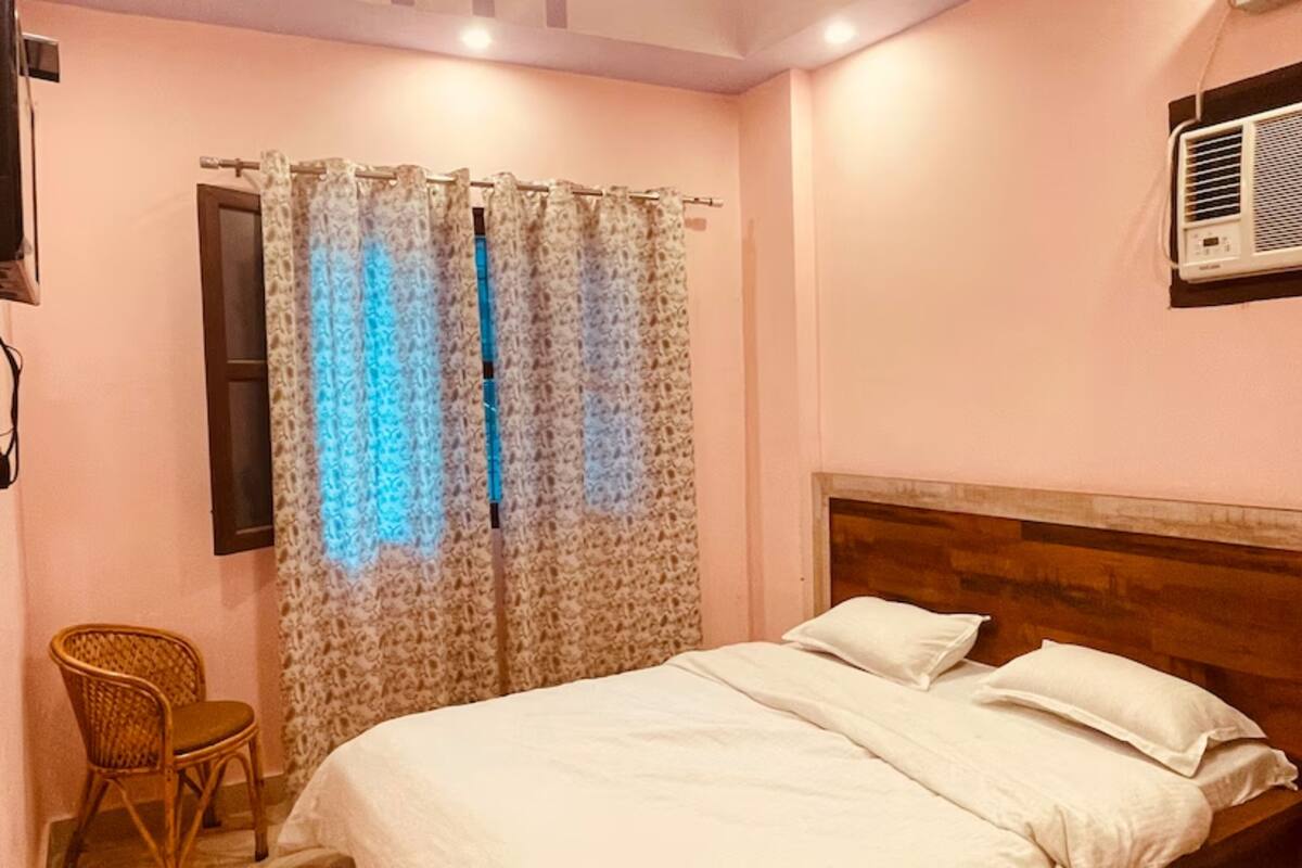 Deluxe Double Room, City View | Free WiFi, bed sheets