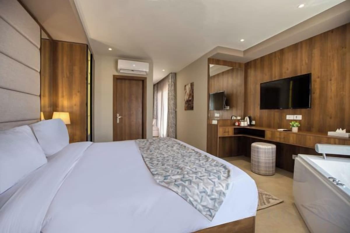 Minibar, soundproofing, iron/ironing board (on request)