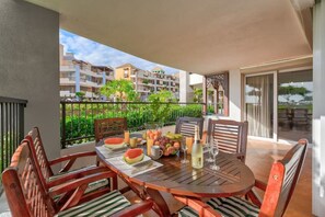 تناول الطعام بالخارج