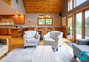 TV connectée, cheminée, baby-foot, table de tennis de table