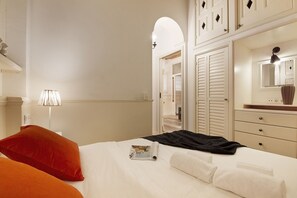 Iron/ironing board, travel cot, free WiFi, bed sheets