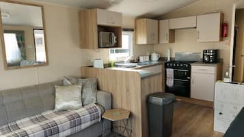 House | Private kitchen | Fridge, microwave, oven, stovetop