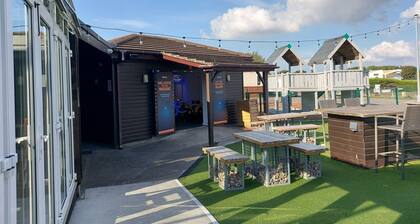 2 Brightholme 6 Berth With Decking & Enclosed Gard