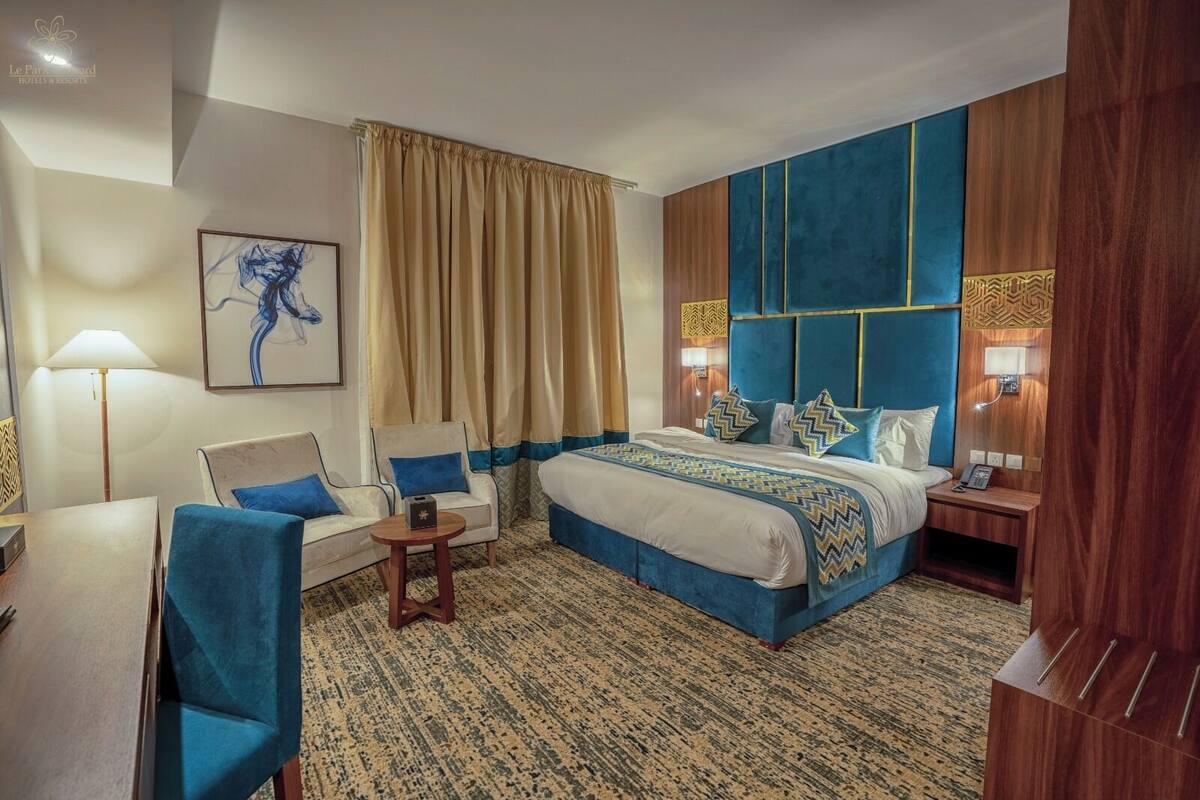 Phòng Suite Superior | Bộ đồ giường cao cấp, phòng cách âm, bộ trải giường 