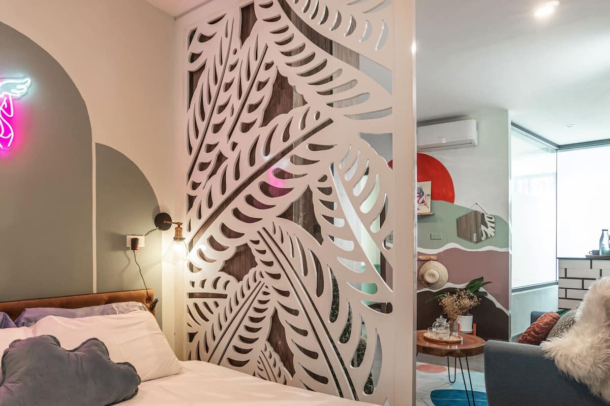 Habitación superior | 1 habitación, tabla de planchar con plancha, wifi gratis y ropa de cama