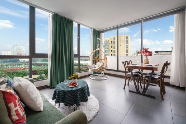Suite panorámica | Tabla de planchar con plancha, wifi gratis y ropa de cama 