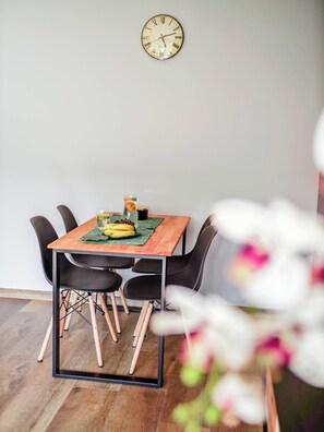 Apartment, 1 Bedroom, 2 Bathrooms | Dining room - Apartament Przy Lesie Gdynia (Gdynia)