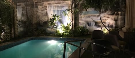 Piscine couverte, piscine extérieure