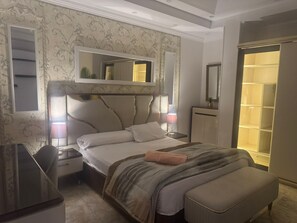 5 bedrooms, in-room safe, desk, soundproofing - 5 bedrooms modern Trio villa  coverable warm private pool sheik zayed compound (6th of october)