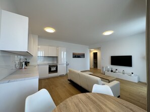Fridge, microwave, oven, stovetop - View over the city and castle from the 24. floor, free parking (Bratislava)